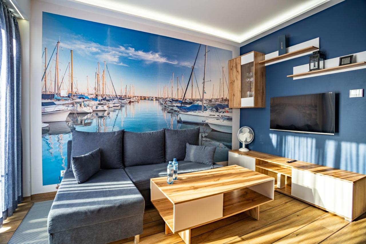 Apartament Yacht Park Marina กดิเนีย ภายนอก รูปภาพ